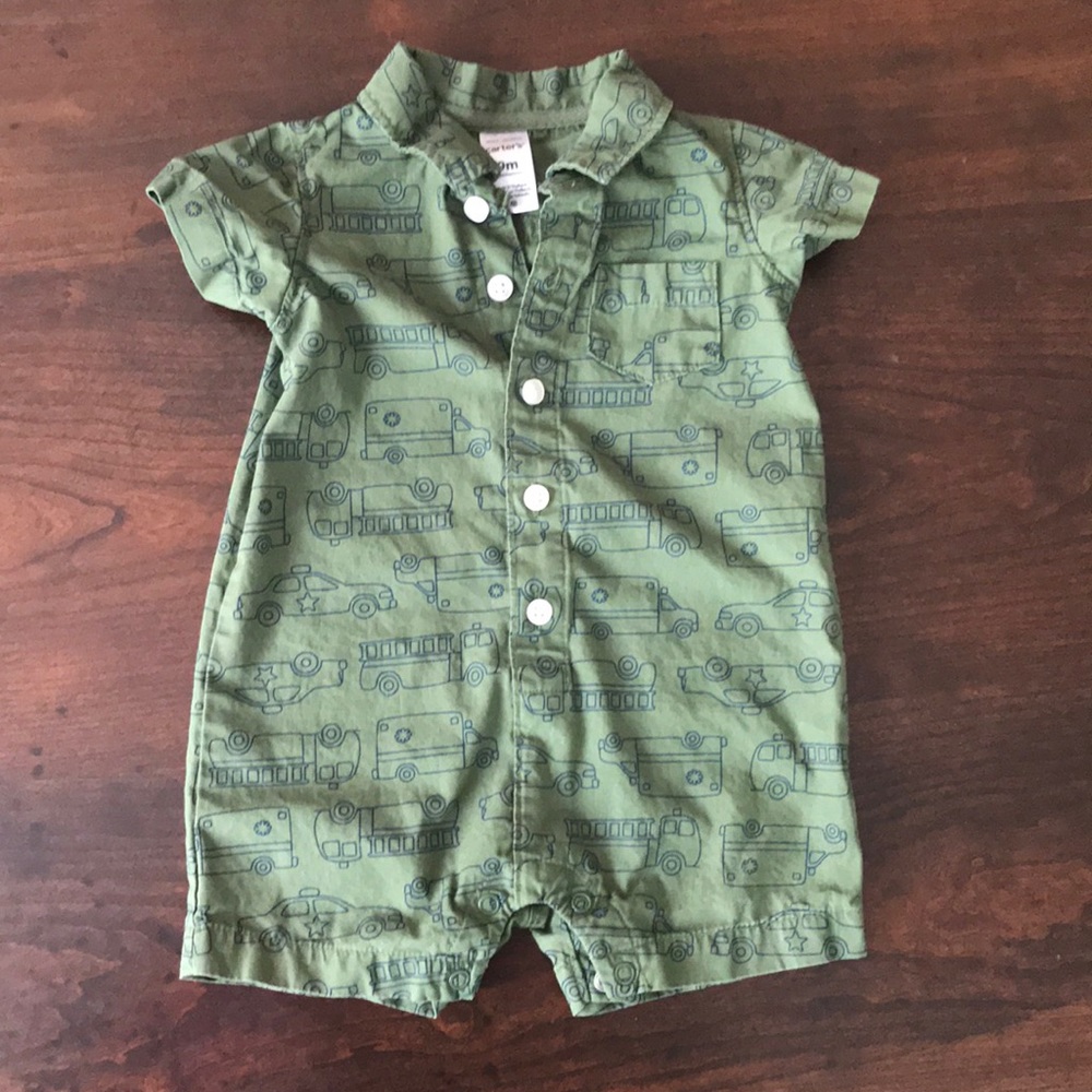 Carter’s 9M button shorts